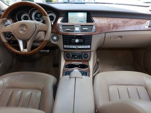 Used 2014 Mercedes-Benz CLS 550 4MATIC w/ Premium 1 Package image 24