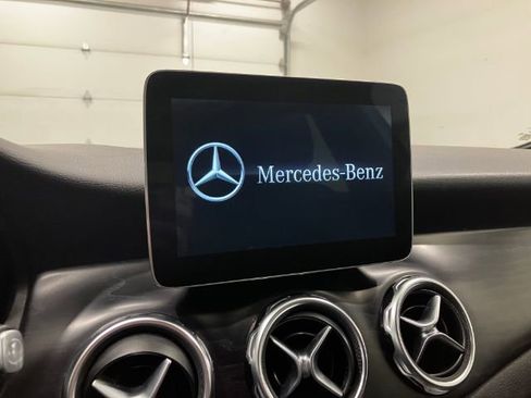 Used 2018 Mercedes-Benz GLA 250 4MATIC image 21