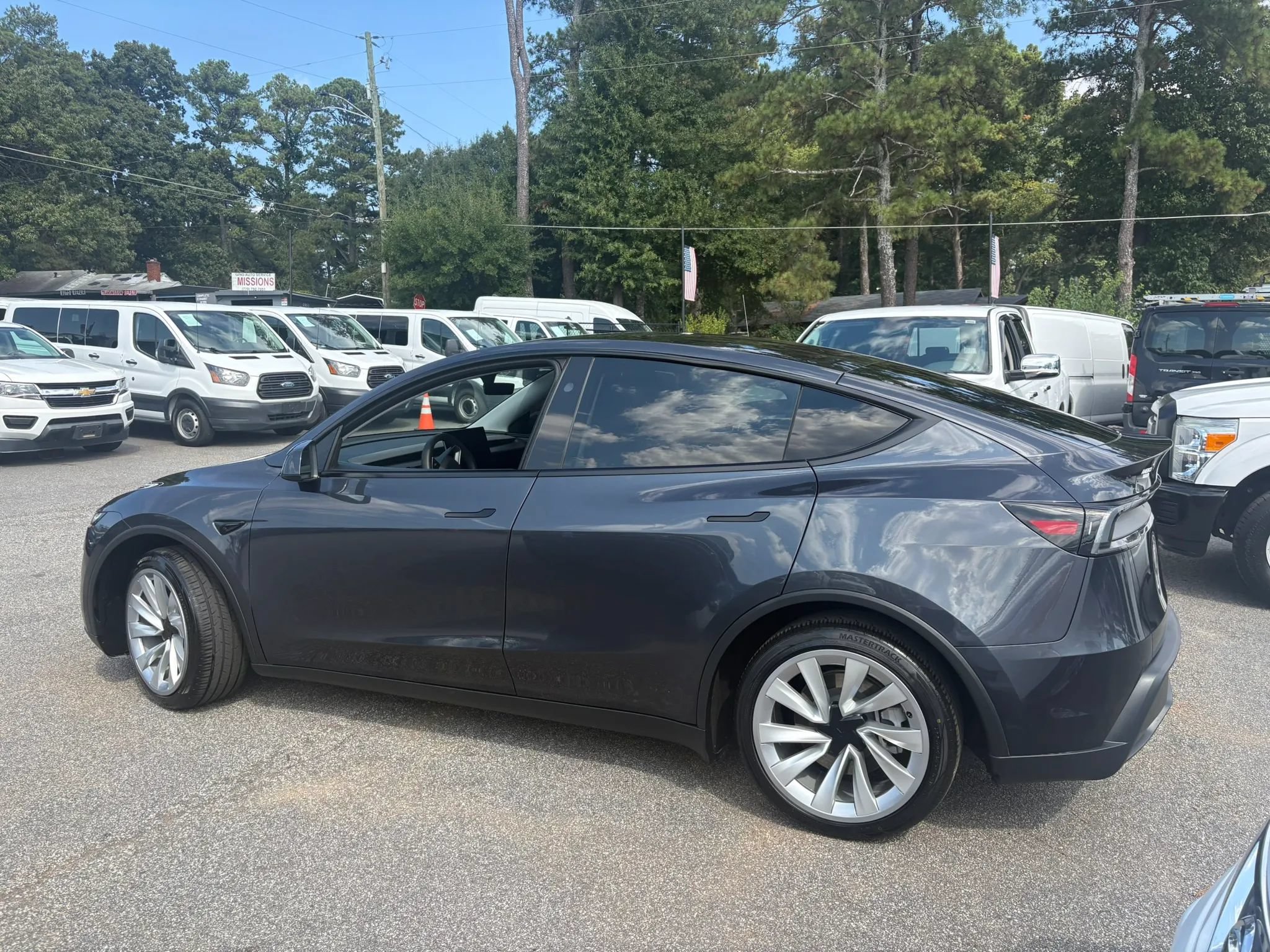 Used 2026 Tesla Model Y 2WD image 8