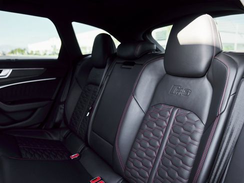 Used 2021 Audi RS 6 w/ Executive Package image 51