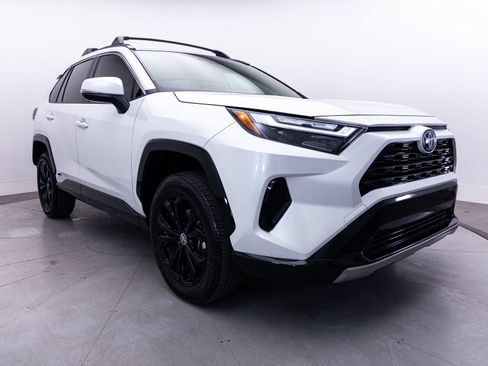 Used 2024 Toyota RAV4 SE w/ Weather Package AWD/4WD image 12