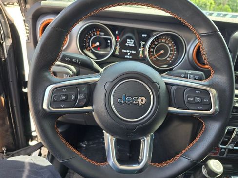 Used 2023 Jeep Gladiator Mojave AWD/4WD image 21