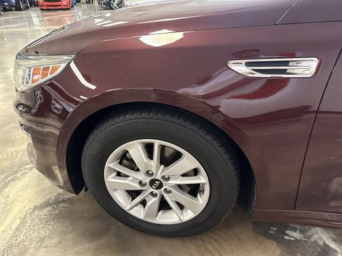 Used 2016 Kia Optima LX w/ LX Convenience Package FWD image 10