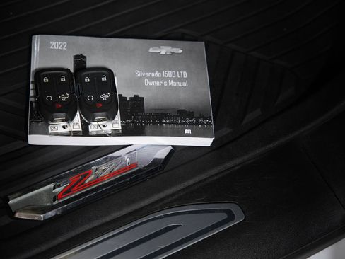 Used 2022 Chevrolet Silverado 1500 RST AWD/4WD image 19