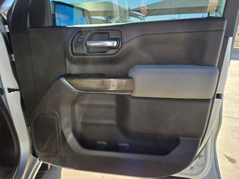 Certified 2022 GMC Sierra 1500 SLE image 30