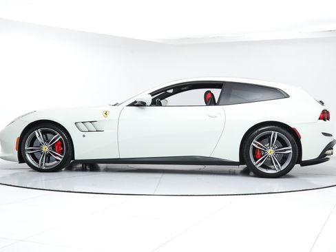 Certified 2020 Ferrari GTC4Lusso image 4