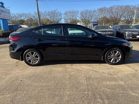 Used 2018 Hyundai Elantra SEL FWD image 4