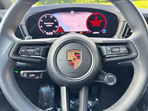 Certified 2025 Porsche Cayenne AWD/4WD image 26