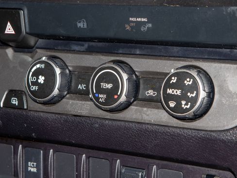 Used 2022 Toyota Tacoma SR5 image 18