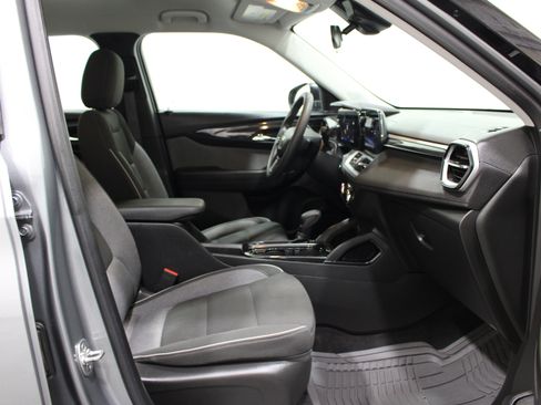 Used 2024 Chevrolet TrailBlazer LS w/ LS Confidence Package FWD image 25