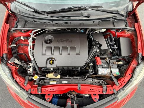 Used 2017 Toyota Corolla SE w/ Carpet Mat Package (TMS) FWD image 3