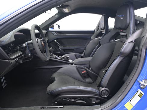 Certified 2025 Porsche 911 GT3 RWD image 26