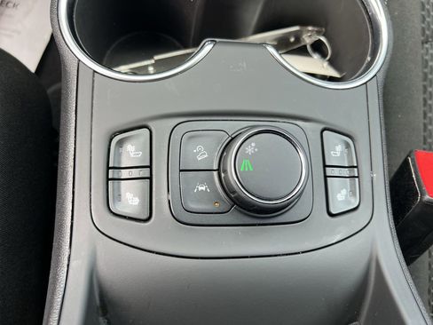 Used 2022 GMC Terrain SLE w/ Driver Convenience Package FWD image 29