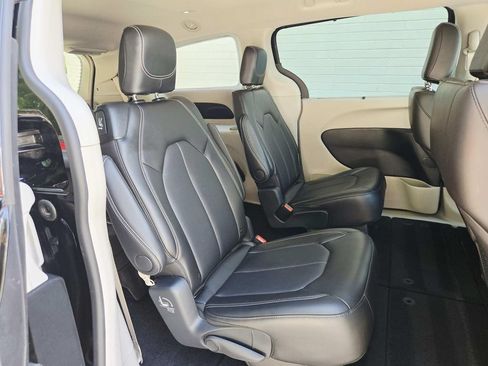 Used 2024 Chrysler Pacifica Touring-L w/ Road Tripper Package FWD image 16