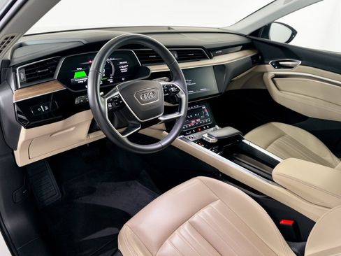 Used 2024 Audi Q8 e-tron Premium Plus w/ Premium Plus Package AWD/4WD image 4