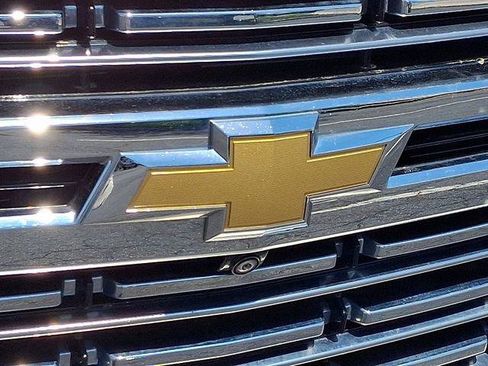 Certified 2024 Chevrolet Suburban Premier AWD/4WD image 37