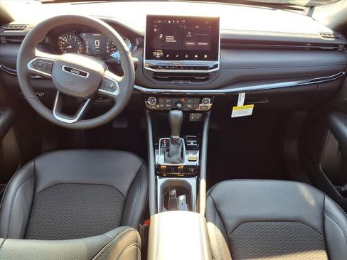 New 2026 Jeep Compass Altitude image 8