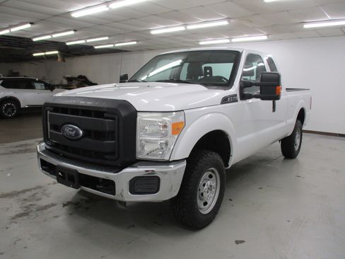 Used 2016 Ford F250 XL w/ Power Equipment Group image 10