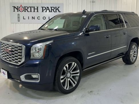 Used 2018 GMC Yukon XL Denali w/ Denali Ultimate Package image 5