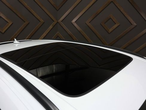 Used 2020 Lamborghini Urus image 44