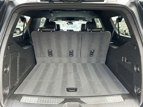 Used 2023 Chevrolet Suburban Premier image 19