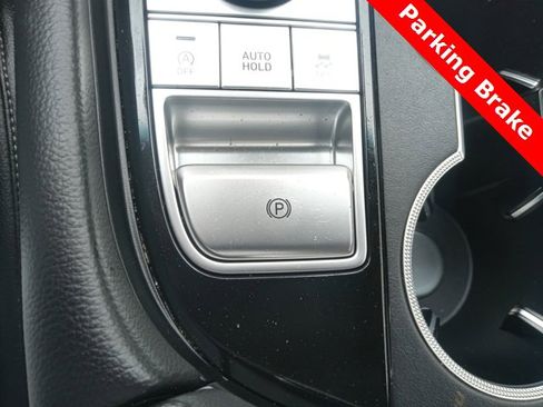 Used 2021 Genesis G70 2.0T image 37