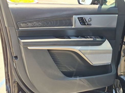 Used 2026 Cadillac Vistiq Platinum w/ LPO, Floor Liner Package AWD/4WD image 23