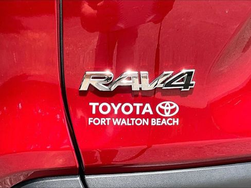 Used 2025 Toyota RAV4 XLE w/ Convenience Package FWD image 27