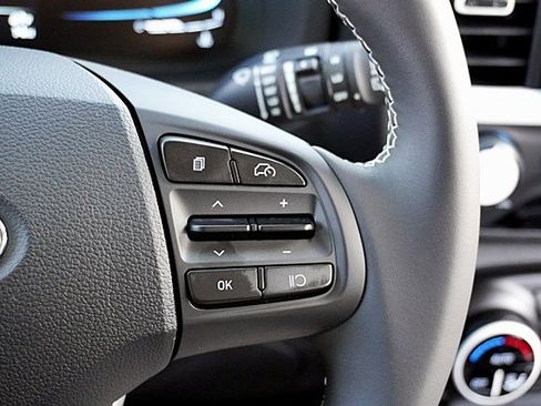 New 2025 Hyundai Venue Limited image 41