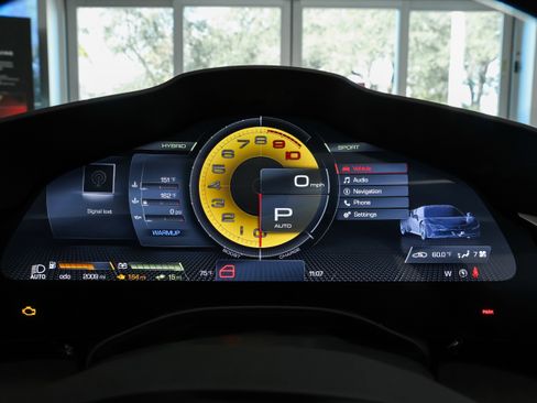 Used 2024 Ferrari SF90 Spider image 32