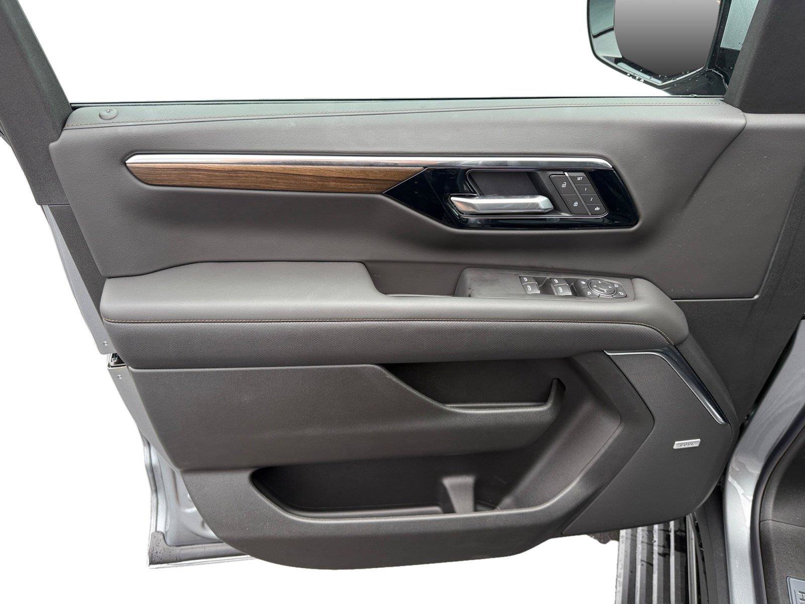 New 2026 Chevrolet Tahoe High Country AWD/4WD image 9