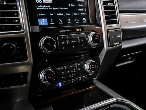 Used 2017 Ford F250 Platinum w/ Platinum Ultimate Package image 25