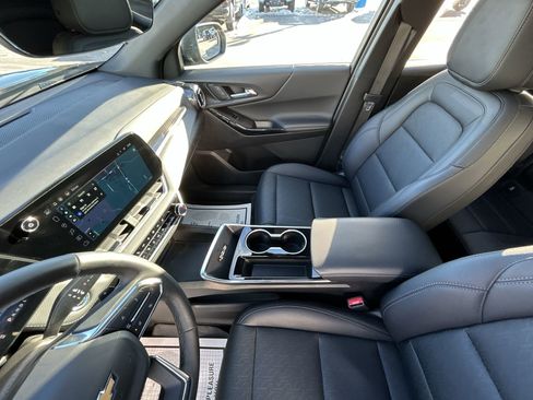 Used 2025 Chevrolet Equinox LT w/ Convenience Package II image 20