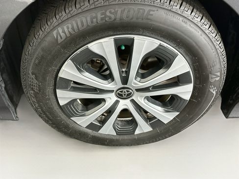 Used 2021 Toyota Prius LE w/ Carpet Mat Package (TMS) AWD/4WD image 11