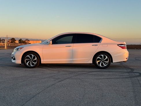 Used 2017 Honda Accord EX-L image 4