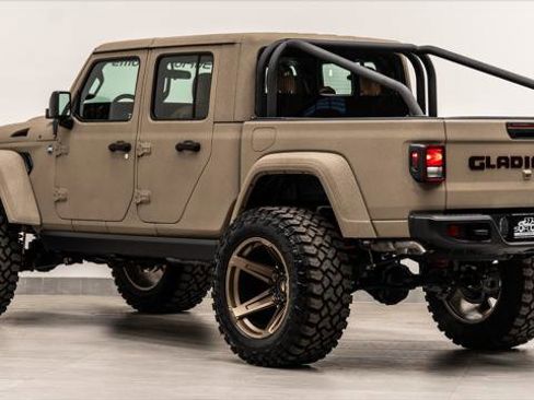 Used 2026 Jeep Gladiator Sport image 10