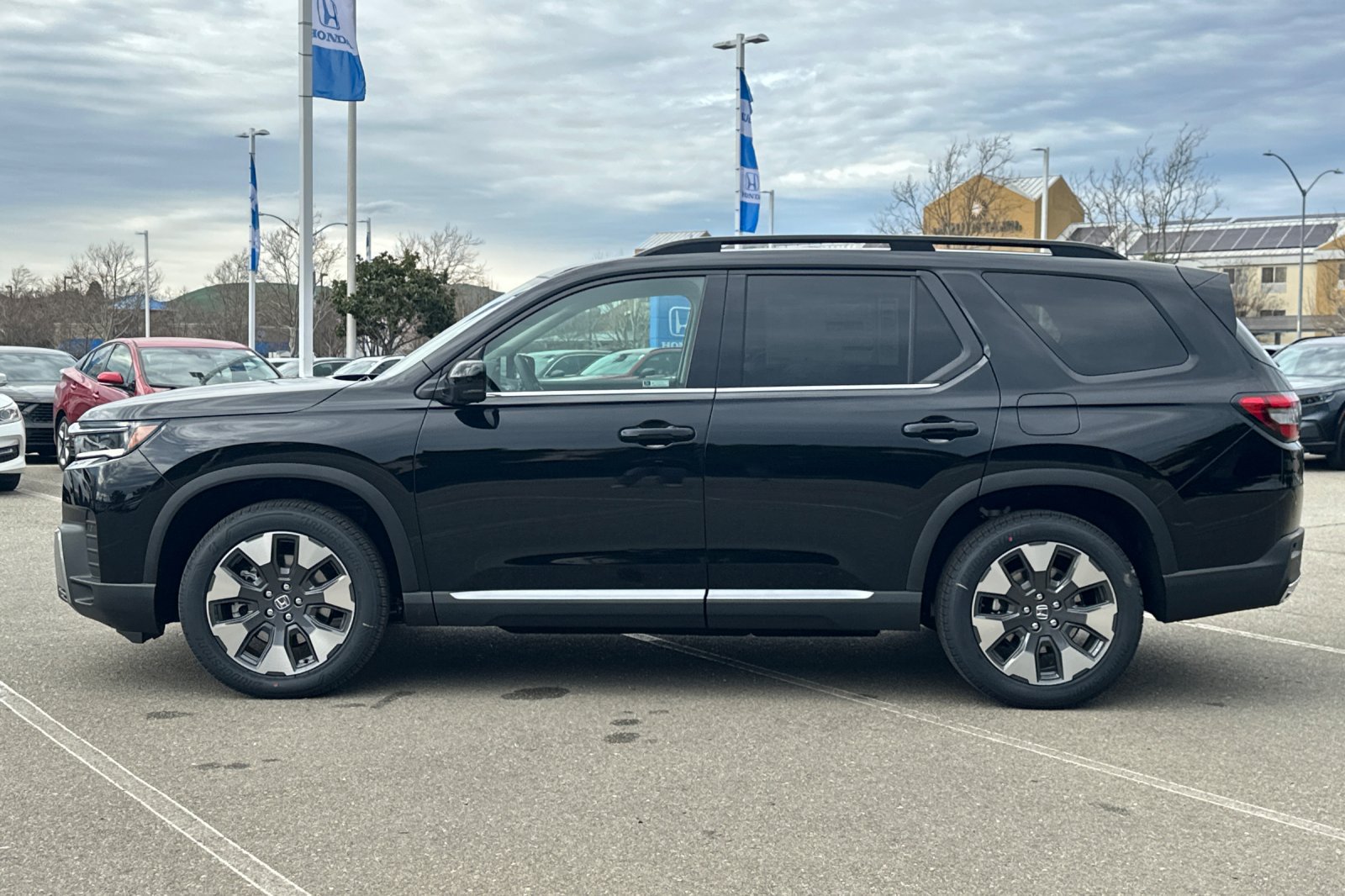 New 2026 Honda Pilot Touring image 7