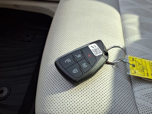 Used 2022 Buick Envision Avenir w/ Safety Package AWD/4WD image 20