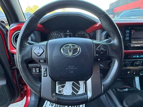 Used 2017 Toyota Tacoma TRD Pro image 32