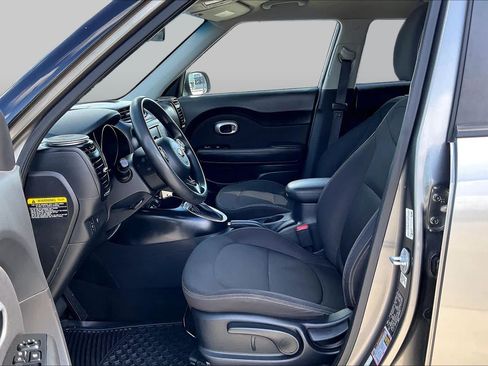 Used 2019 Kia Soul FWD image 8