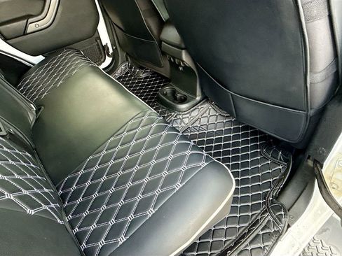 Used 2017 Jeep Wrangler Unlimited Sport image 31