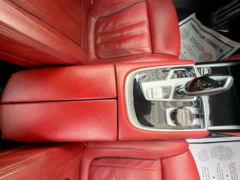 Used 2018 BMW 750i w/ Executive Package RWD image 24
