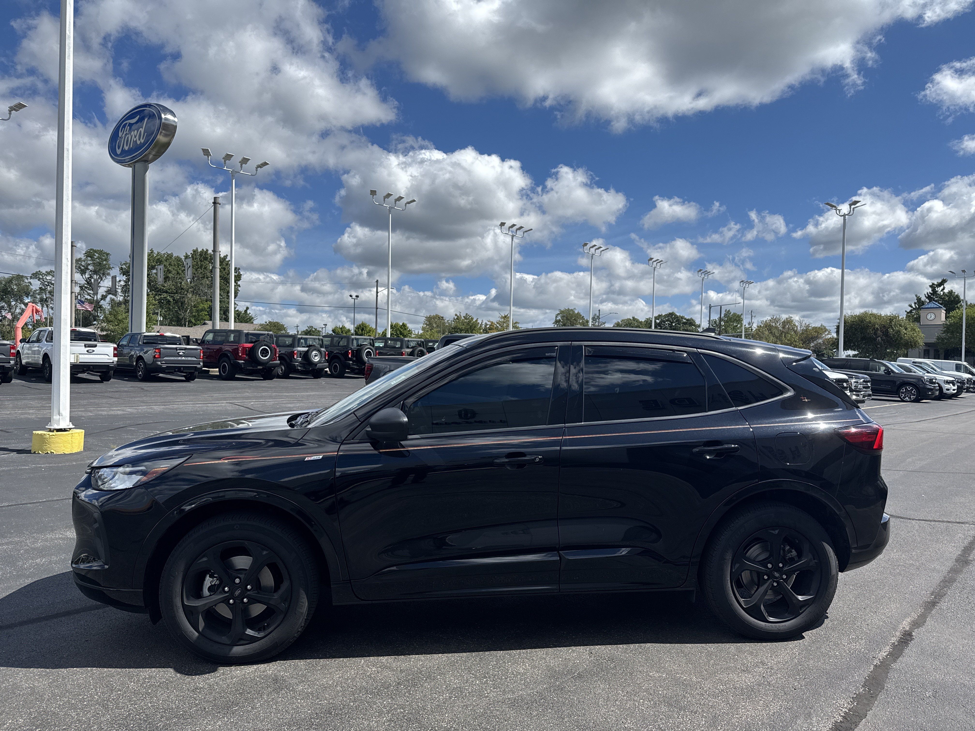 Certified 2024 Ford Escape ST-Line w/ Tech Pack #1 AWD/4WD image 4
