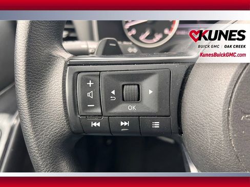 Used 2024 Nissan Rogue S image 16