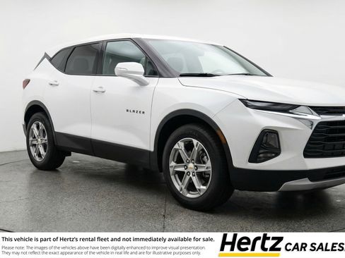 Used 2025 Chevrolet Blazer LT FWD image 1