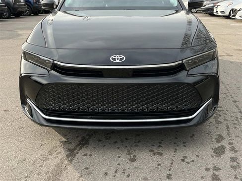 Used 2023 Toyota Crown XLE image 11