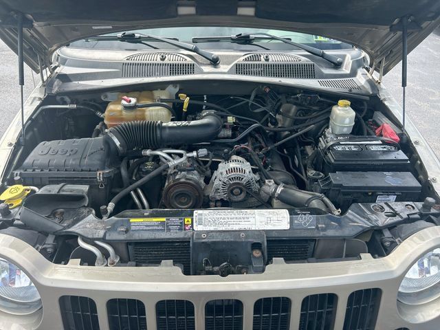 Used 2006 Jeep Liberty Sport AWD/4WD image 34