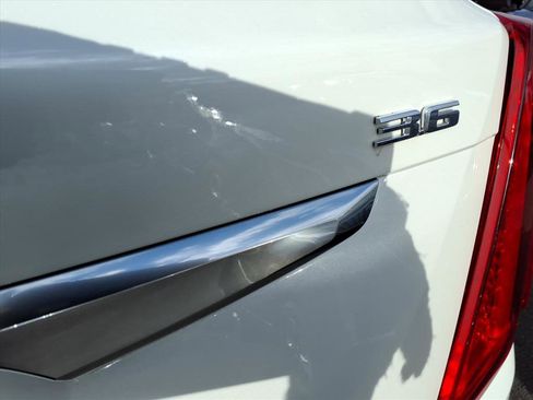 Used 2019 Cadillac XT5 Luxury image 14