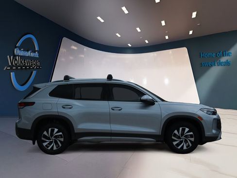 Certified 2025 Volkswagen Tiguan S image 4