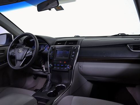 Used 2016 Toyota Camry LE FWD image 15